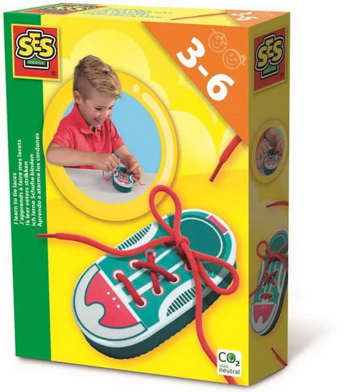 J’apprends à faire mes lacets